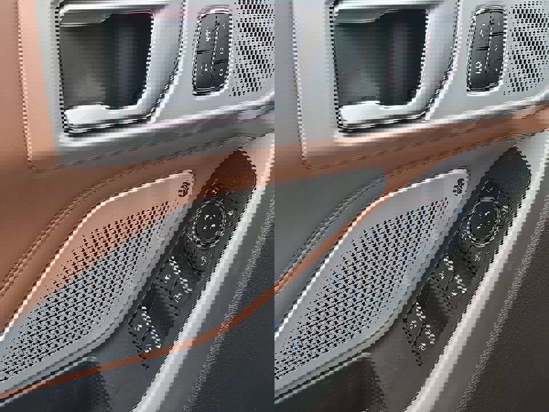 Certified 2023 Ford Explorer King Ranch w/ Premium Technology Package image 13