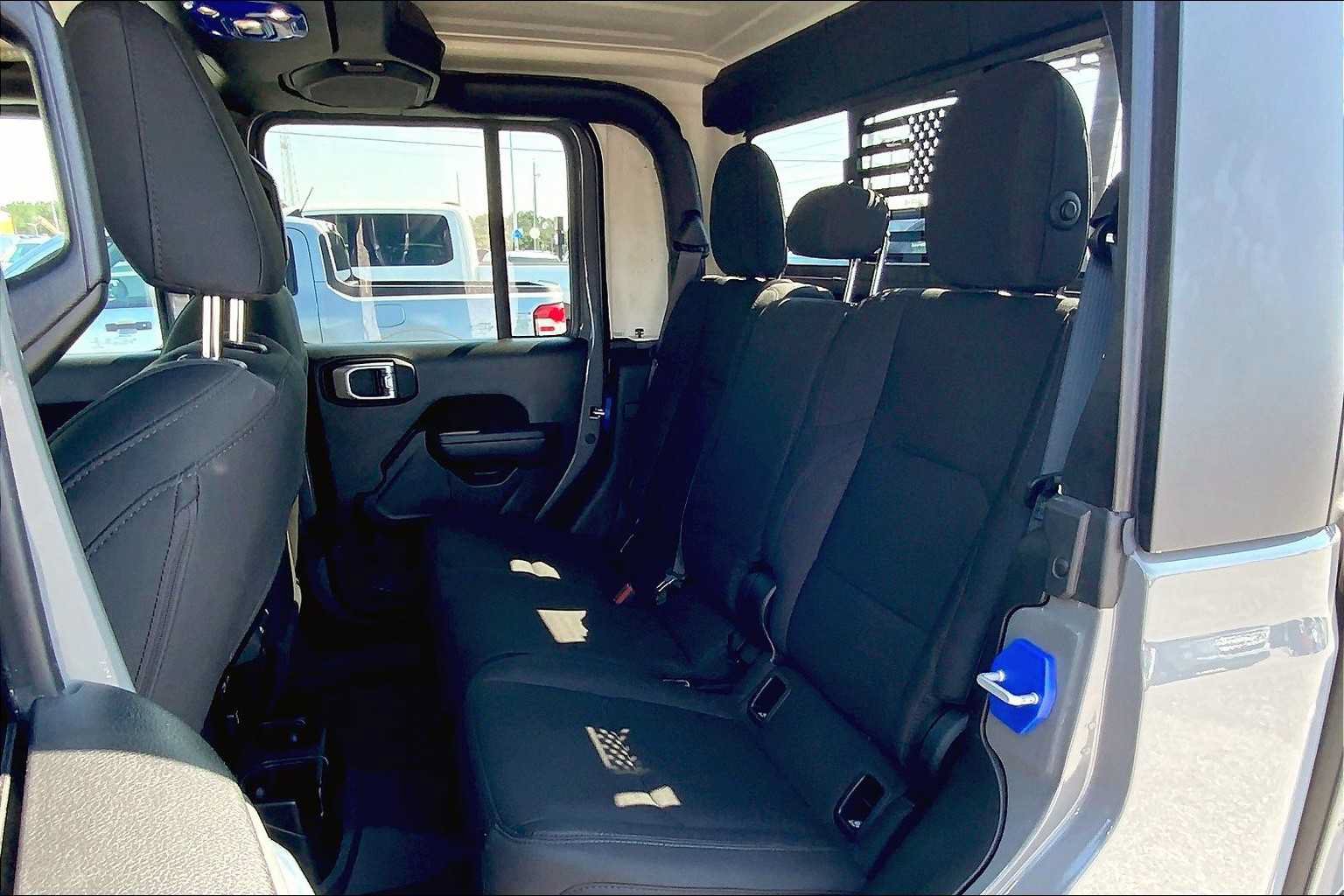 Used 2021 Jeep Gladiator Sport AWD/4WD image 21
