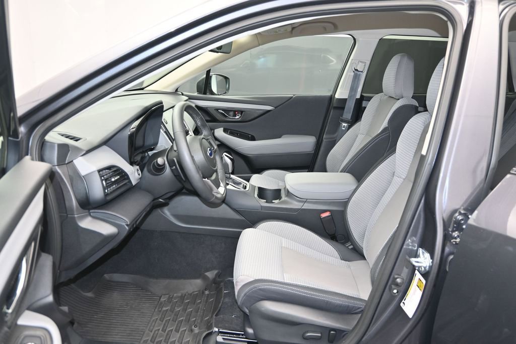 Used 2025 Subaru Outback Premium AWD/4WD image 13