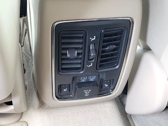 Used 2019 Jeep Grand Cherokee Overland AWD/4WD image 18
