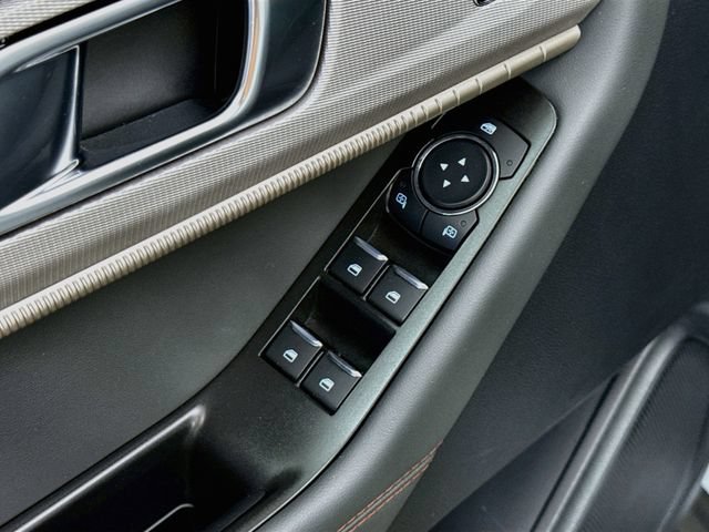 Certified 2025 Ford Explorer Active AWD/4WD image 18