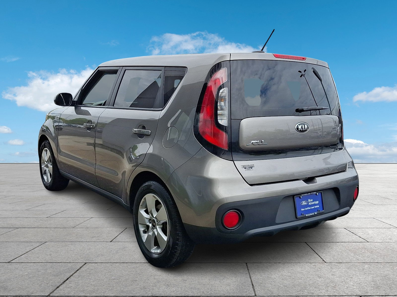 Used 2018 Kia Soul FWD image 2