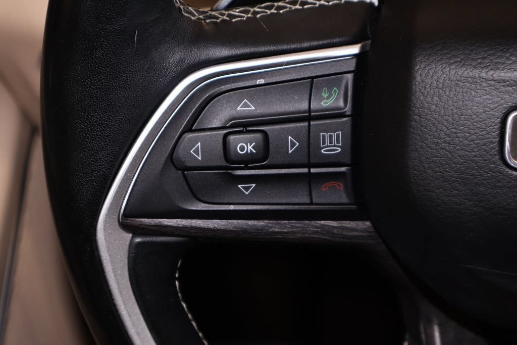Used 2021 Jeep Grand Cherokee L Limited AWD/4WD image 28