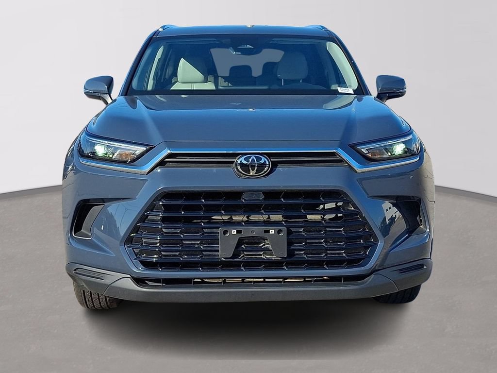 Used 2024 Toyota Grand Highlander AWD image 2