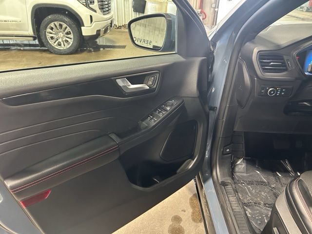 Certified 2025 Ford Escape ST-Line Select AWD/4WD image 21