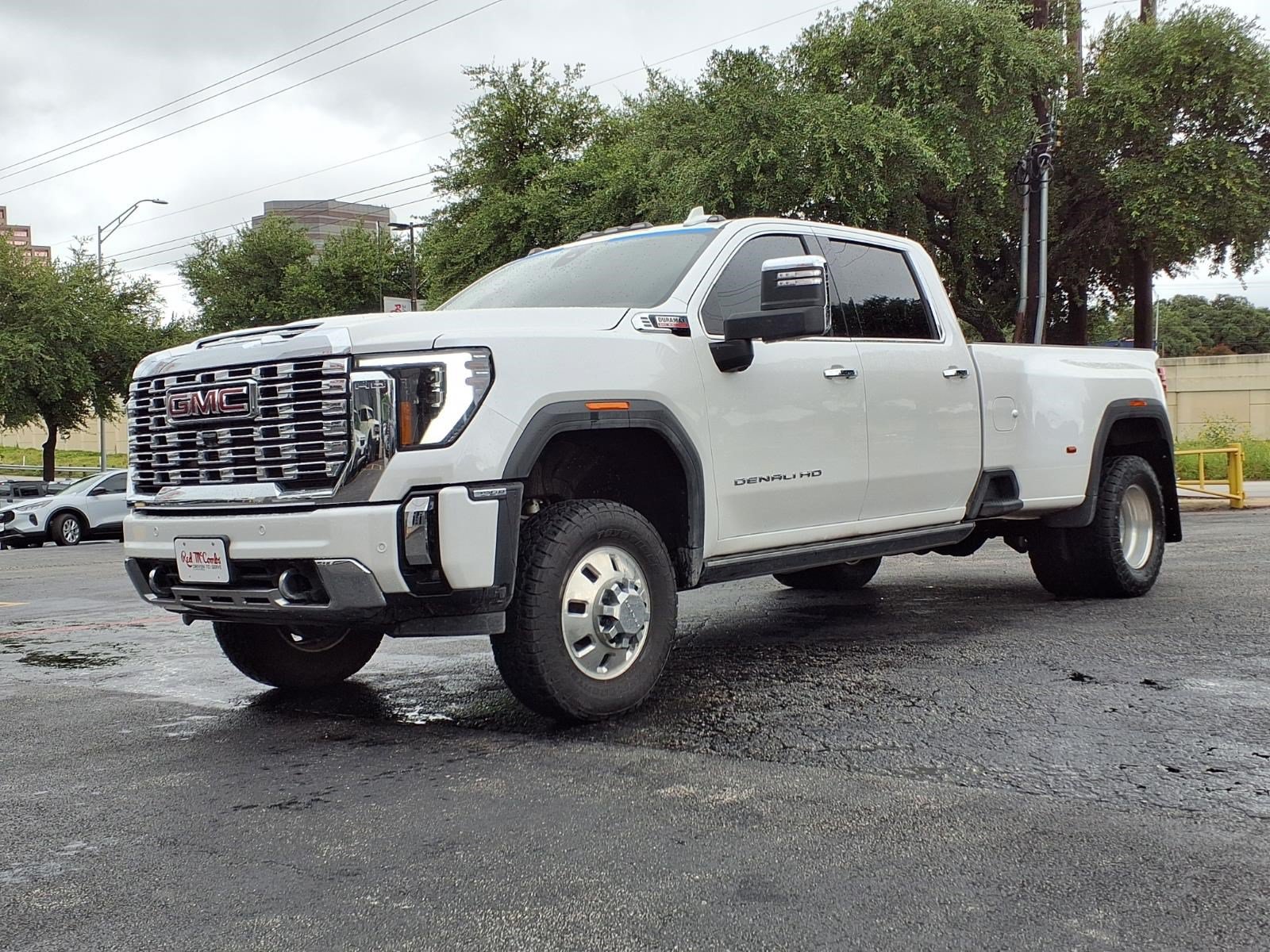 Used 2025 GMC Sierra 3500 Denali w/ Denali Reserve Package AWD/4WD image 1
