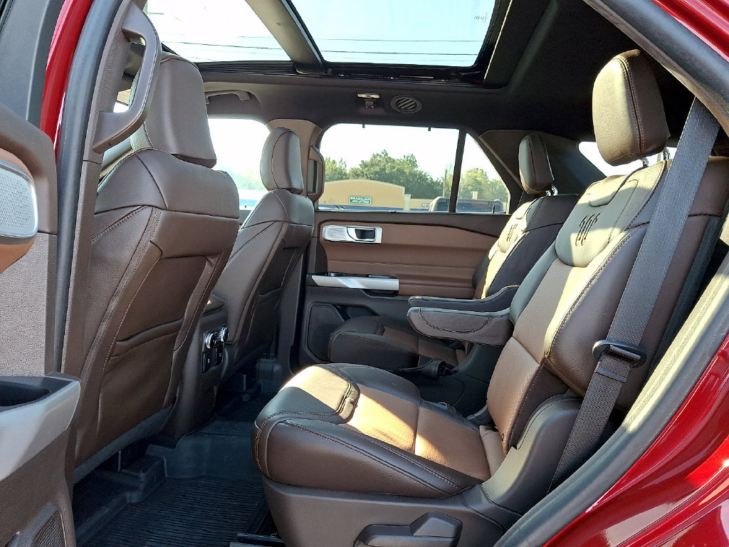 Certified 2024 Ford Explorer King Ranch w/ Technology Package AWD/4WD image 9