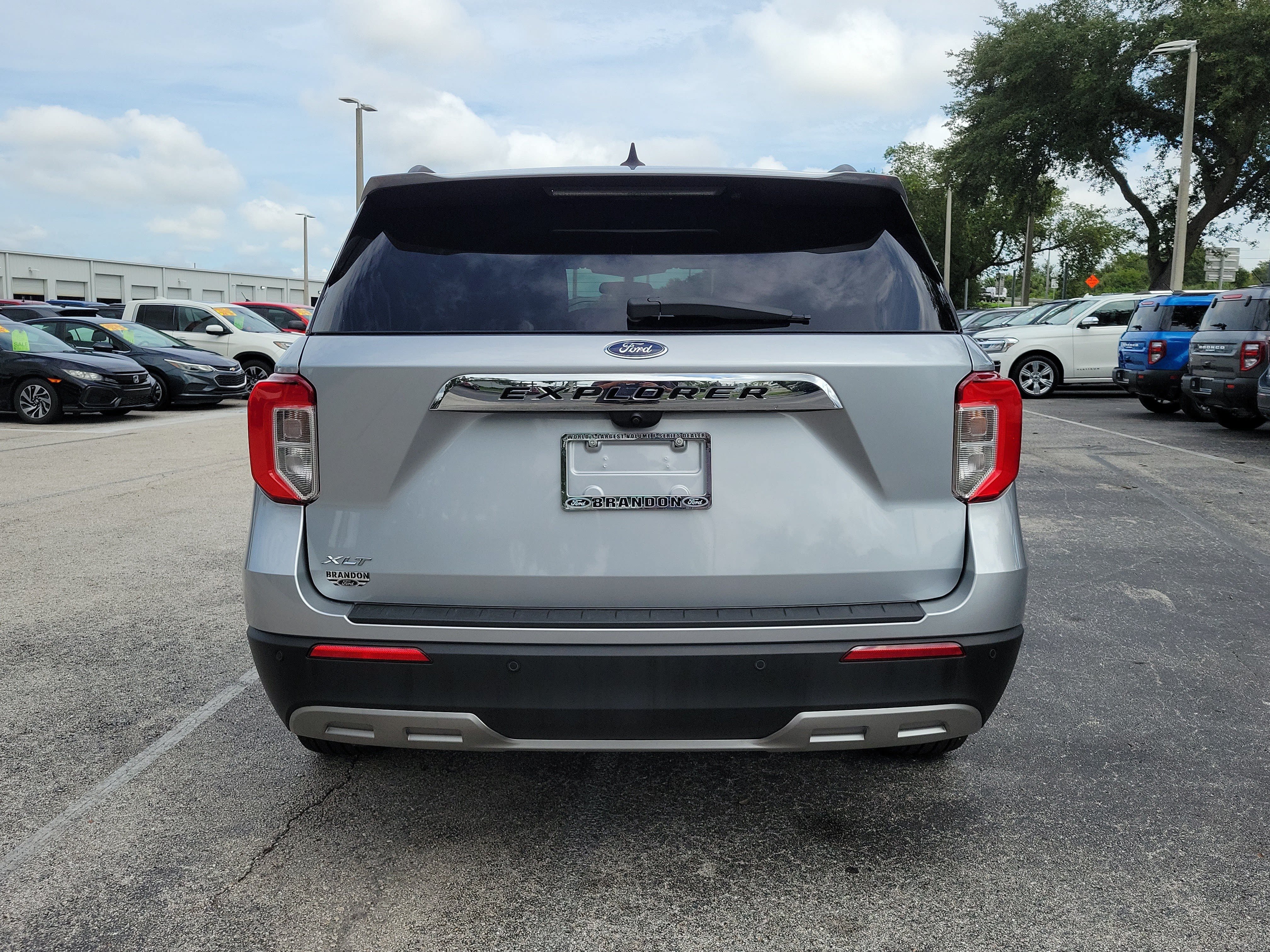 Certified 2023 Ford Explorer XLT w/ Equipment Group 202A RWD image 8