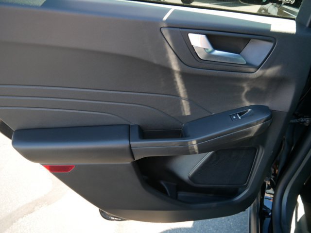 Certified 2025 Ford Escape ST-Line AWD/4WD image 13