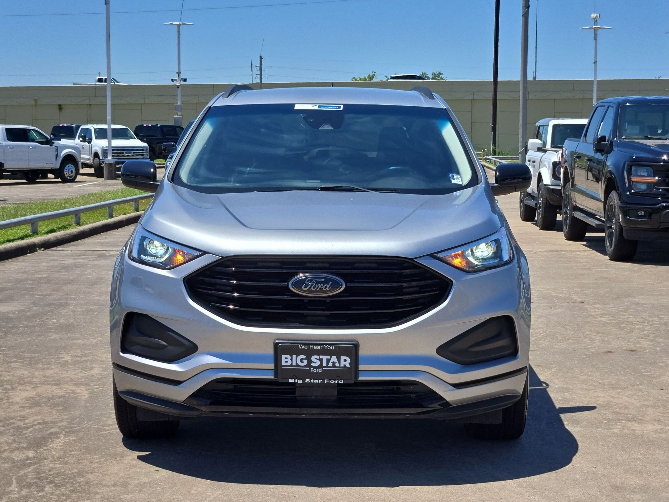 Certified 2024 Ford Edge SE w/ Black Appearance Package AWD/4WD image 11