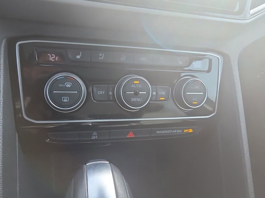 Used 2020 Volkswagen Atlas Cross Sport SEL Premium R-Line image 31