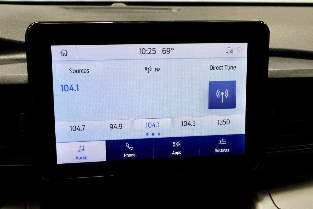 Certified 2021 Ford Explorer XLT AWD/4WD image 3