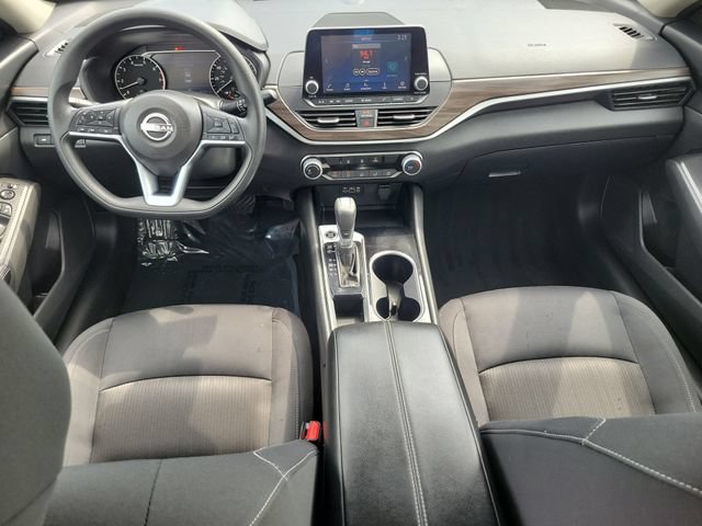 Used 2024 Nissan Altima 2.5 SV FWD image 10