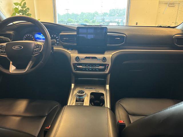 Certified 2023 Ford Explorer XLT w/ Equipment Group 202A RWD image 8