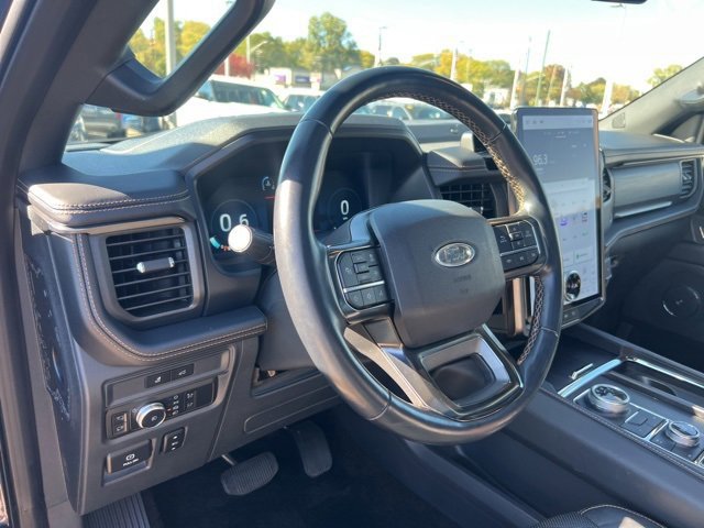 Certified 2022 Ford Expedition Platinum image 8