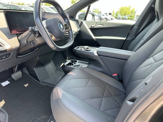Used 2023 BMW iX xDrive50 w/ Sport Package AWD/4WD image 20