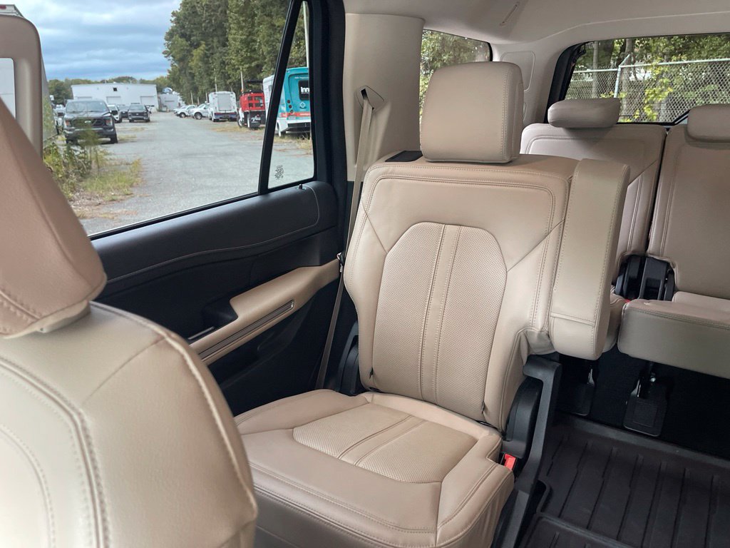 Certified 2024 Ford Expedition Limited AWD/4WD image 12