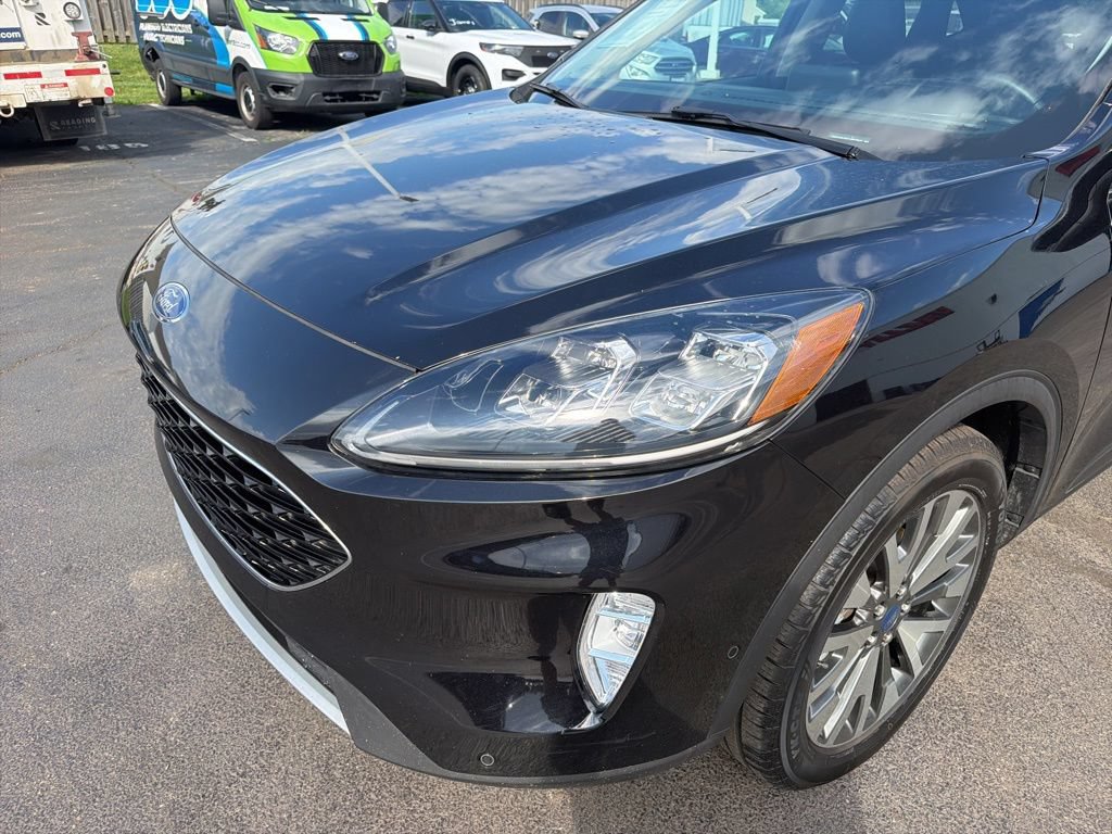 Certified 2020 Ford Escape Titanium w/ Titanium Premium Package 2.0 AWD/4WD image 14