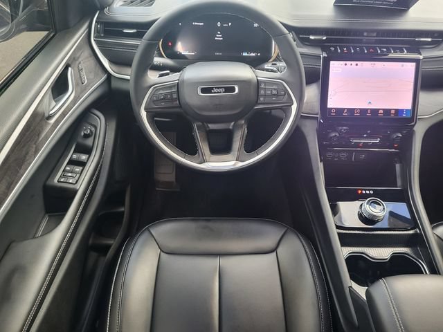 Used 2025 Jeep Grand Cherokee L Limited w/ Black Appearance Package RWD image 27