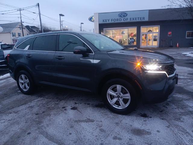Used 2022 Kia Sorento LX image 1