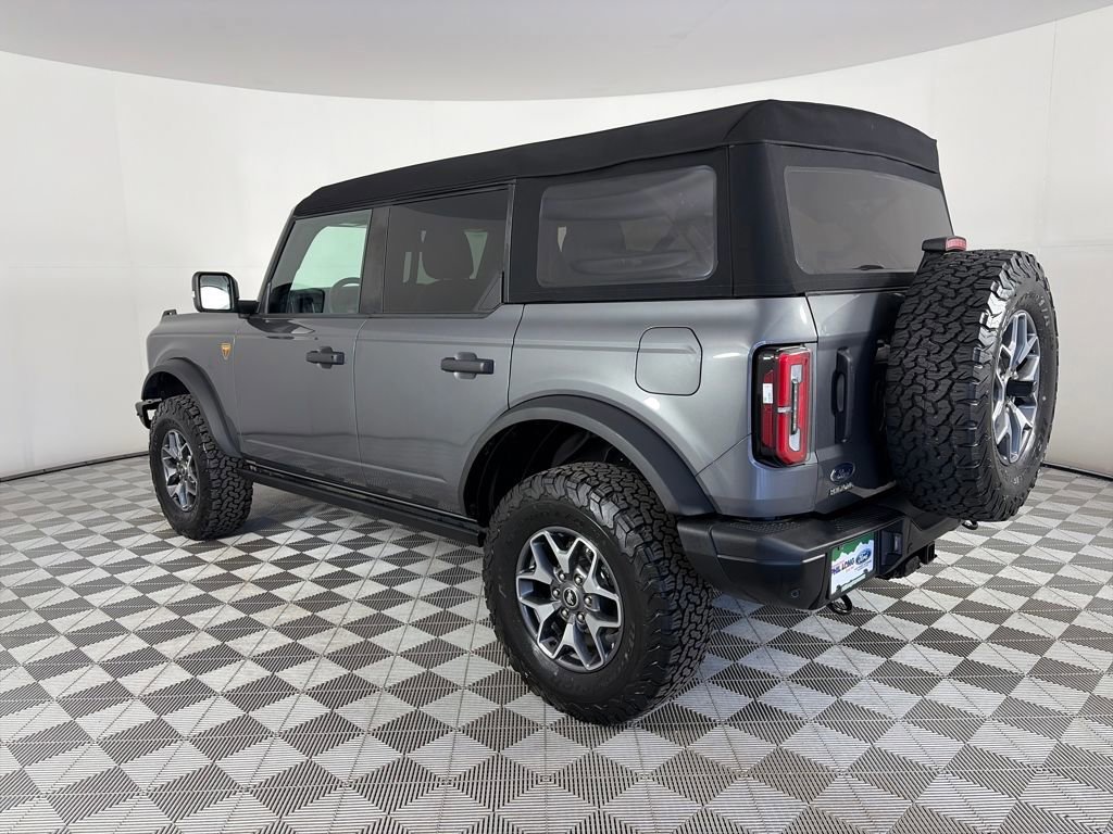 Certified 2024 Ford Bronco Badlands image 3