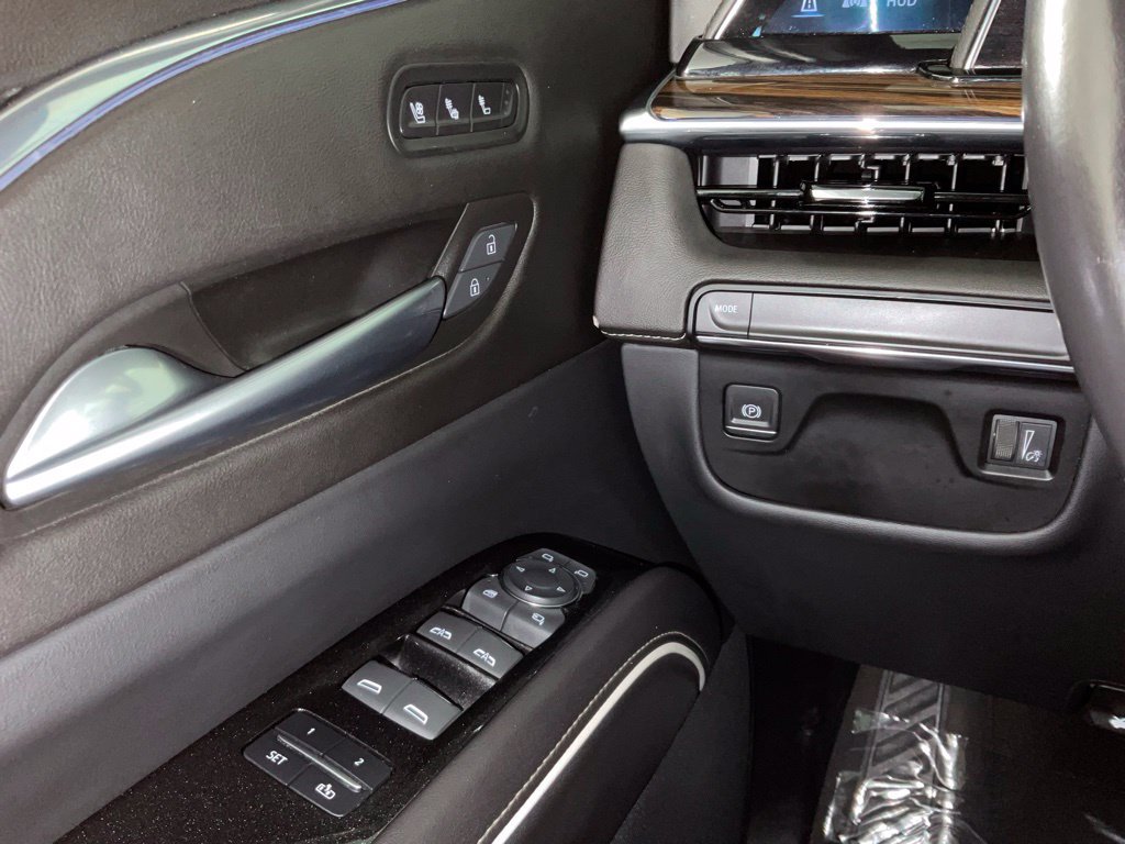 Used 2023 Cadillac Escalade Premium Luxury RWD image 22