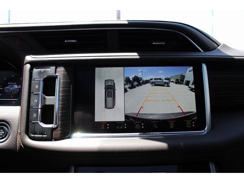 Used 2024 GMC Yukon Denali w/ Advanced Technology Package AWD/4WD image 29