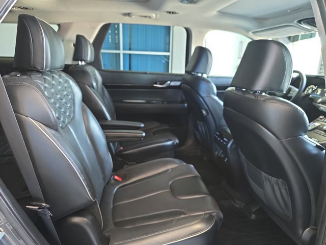 Used 2022 Hyundai Palisade Limited w/ Cargo Package image 16