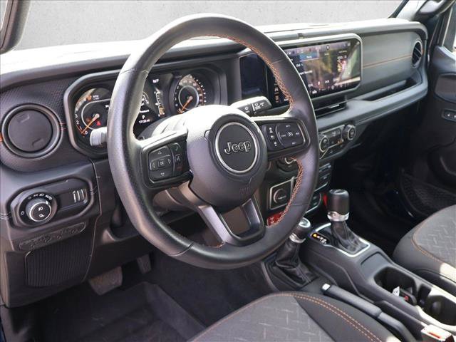 Used 2025 Jeep Gladiator Mojave w/ Steel Bumper Group AWD/4WD image 11