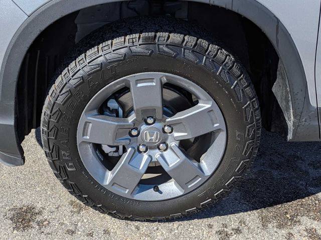 Used 2025 Honda Ridgeline TrailSport image 14
