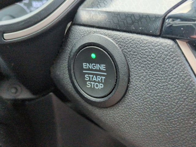 Certified 2022 Ford Escape SEL w/ SEL Stealth AWD Package image 28