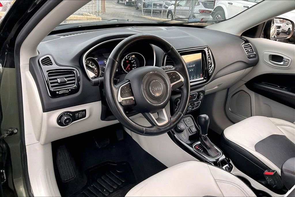 Used 2018 Jeep Compass Limited w/ Navigation Group image 12