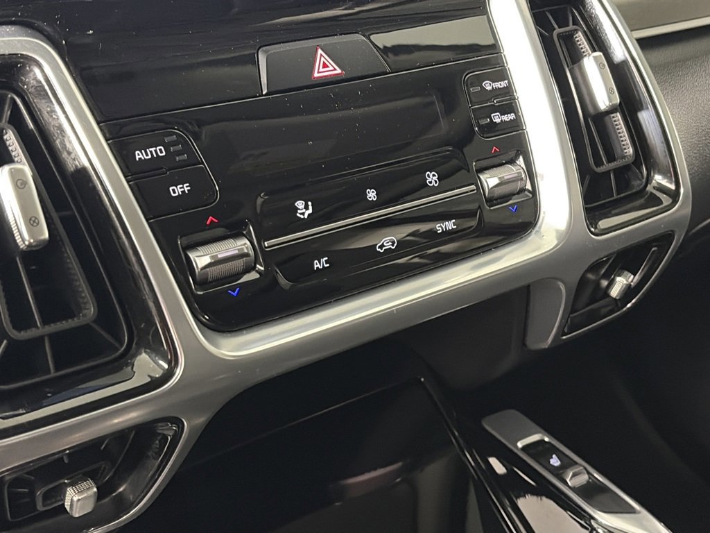 Used 2023 Kia Sorento SX image 21