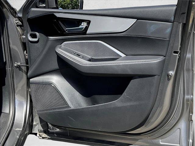 Used 2025 Acura MDX SH-AWD image 18
