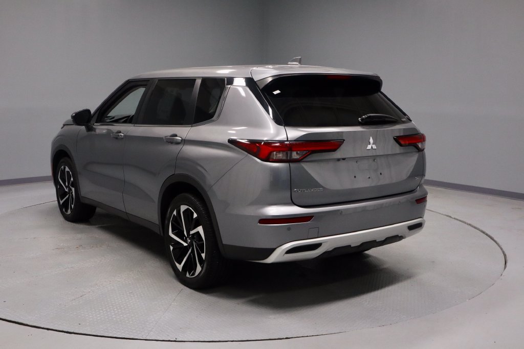 Used 2022 Mitsubishi Outlander SE AWD/4WD image 10