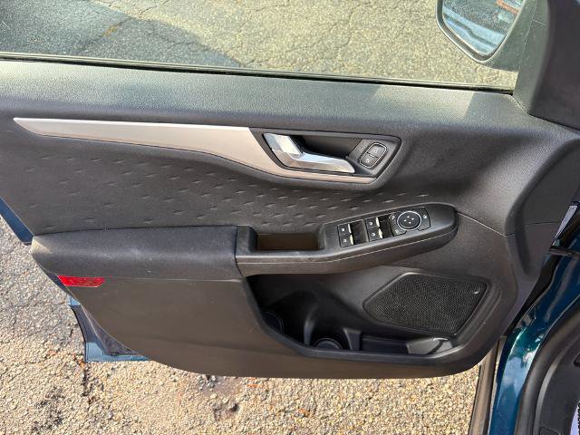 Certified 2020 Ford Escape SE image 10