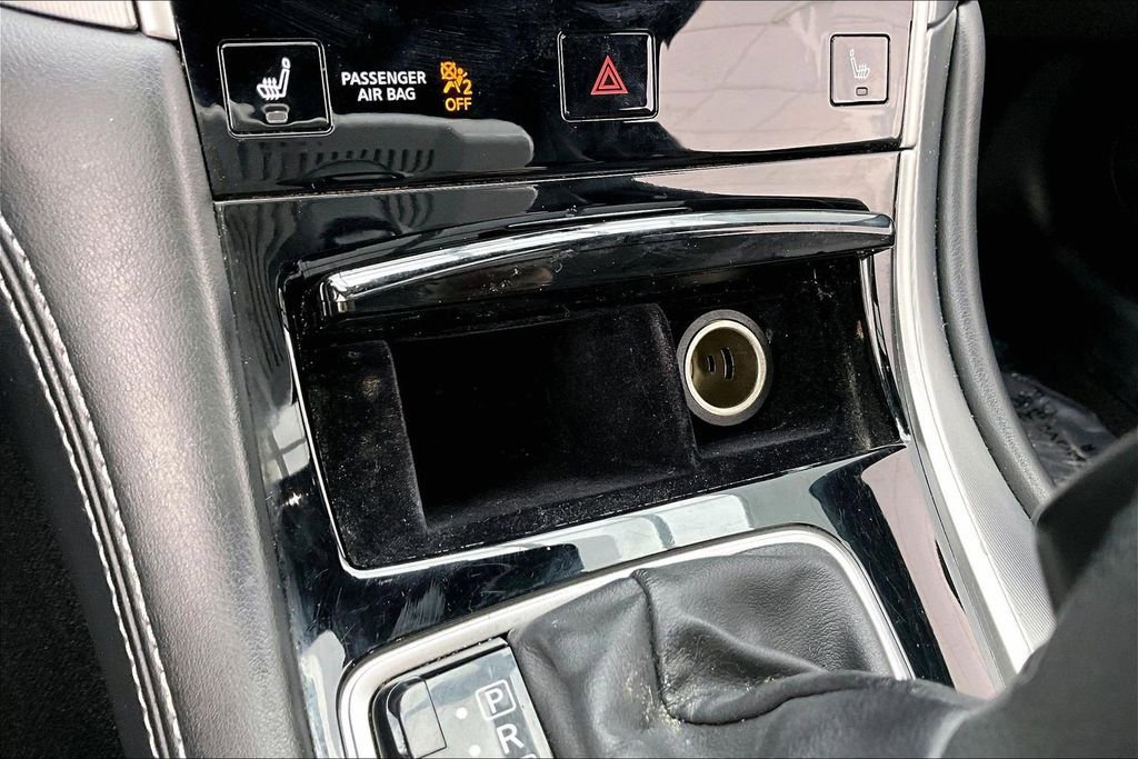 Used 2019 INFINITI Q60 3.0t Luxe w/ Essential Package image 32