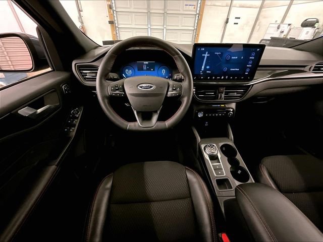 Certified 2023 Ford Escape ST-Line Elite AWD/4WD image 5