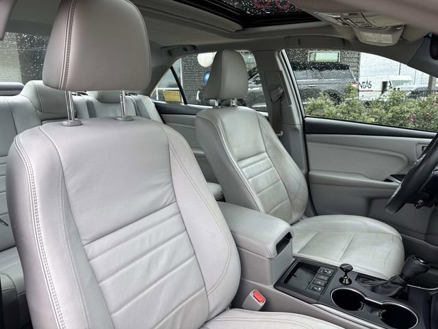 Used 2017 Toyota Camry Hybrid image 11