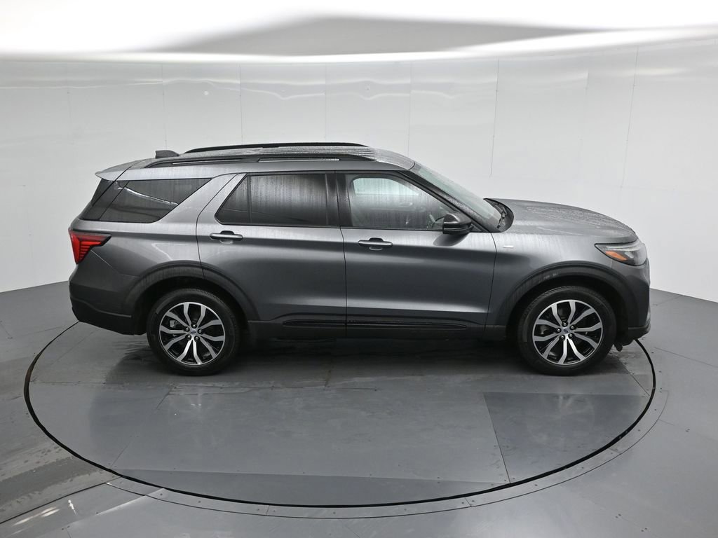 Certified 2025 Ford Explorer ST-Line image 42