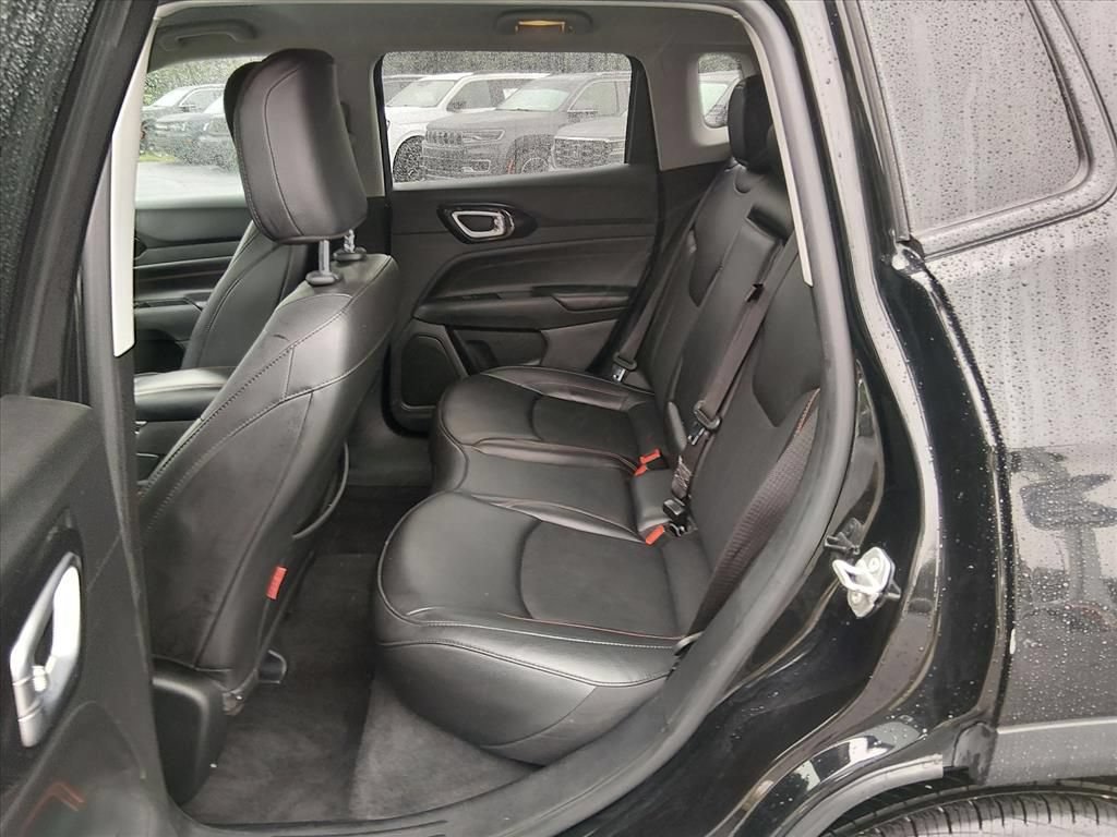 Used 2022 Jeep Compass Trailhawk w/ Trailhawk Convenience Group AWD/4WD image 14