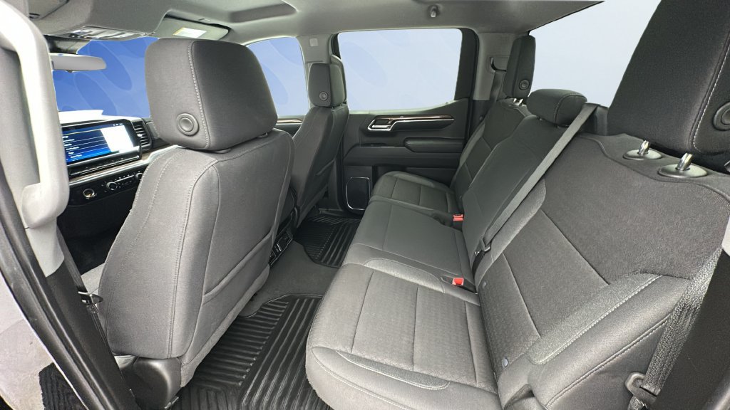 Used 2024 Chevrolet Silverado 1500 LT AWD/4WD image 10