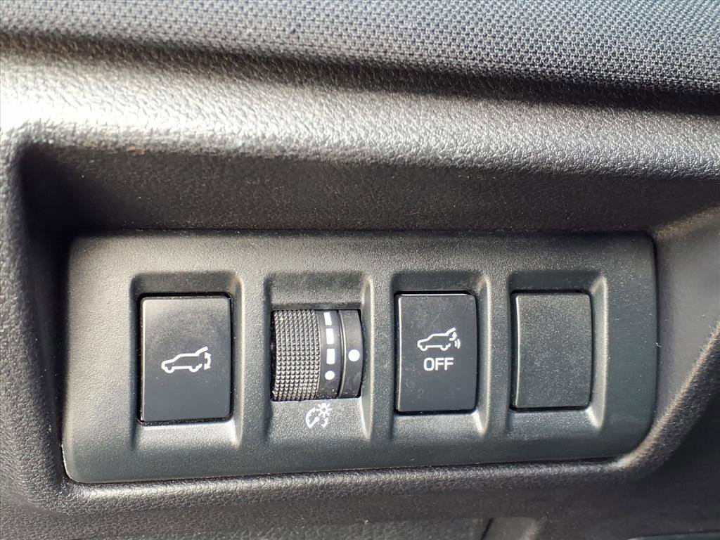 Used 2020 Subaru Outback Premium image 18