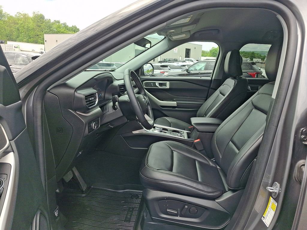 Certified 2023 Ford Explorer XLT w/ Equipment Group 202A AWD/4WD image 13