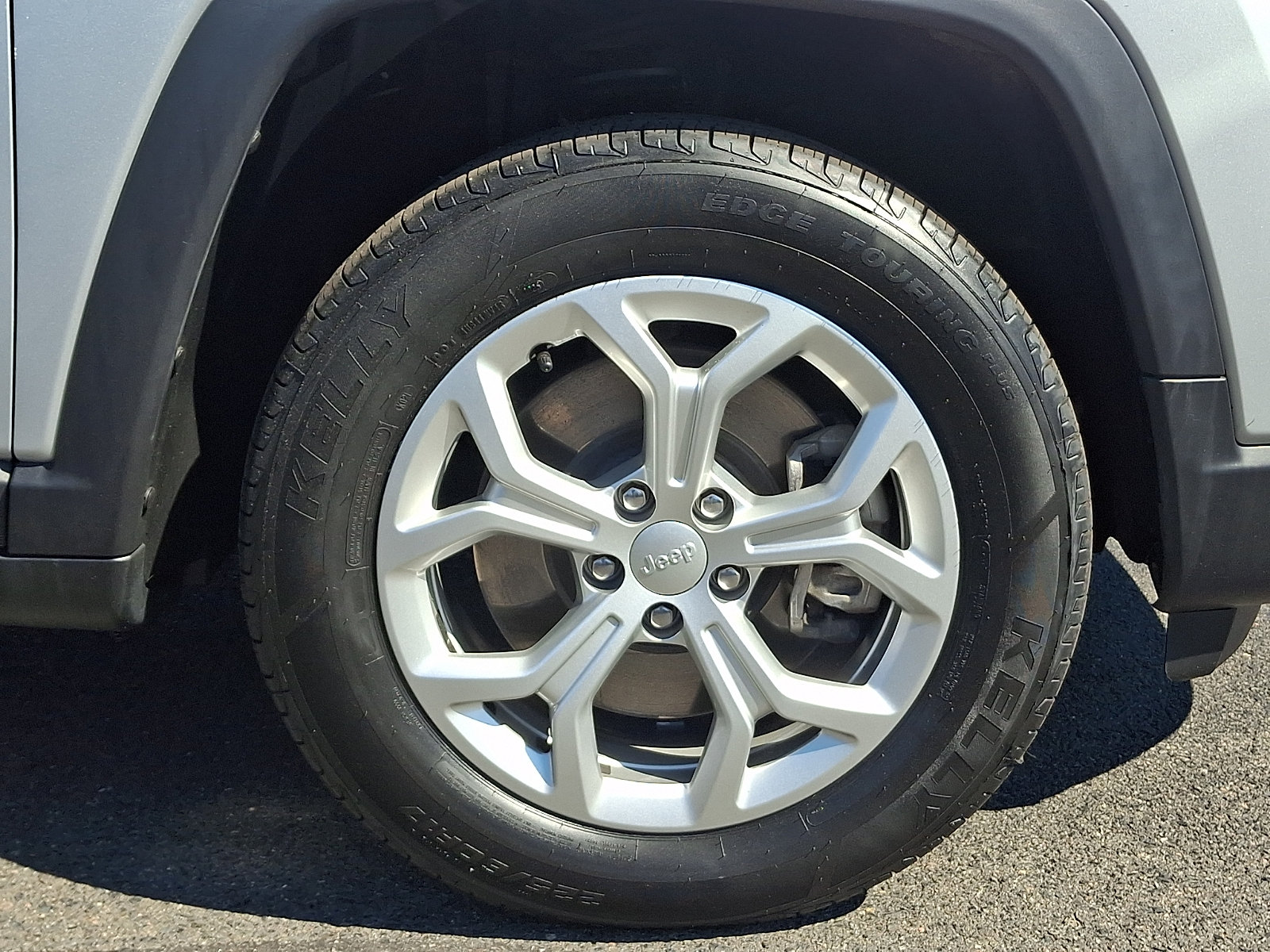 Used 2024 Jeep Compass Latitude AWD/4WD image 9