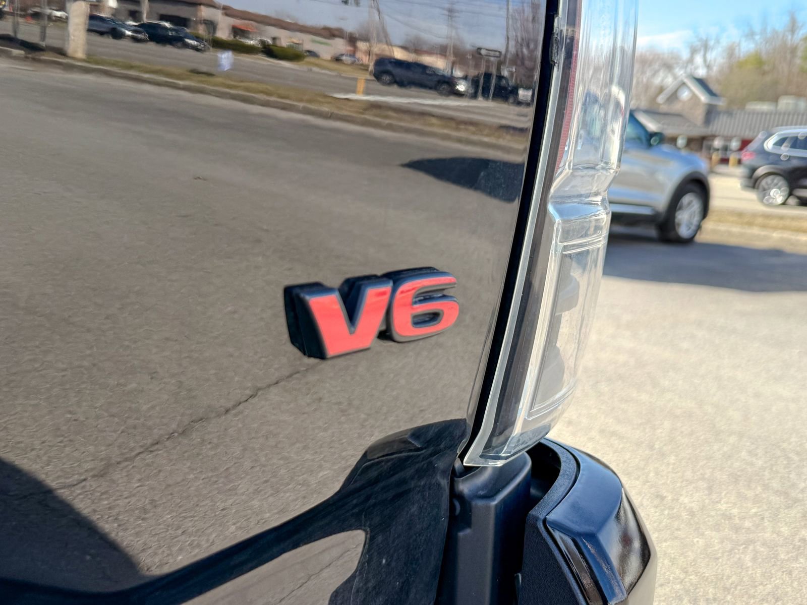 Used 2023 Toyota Tacoma TRD Sport w/ Black Out Package (TMS) image 9