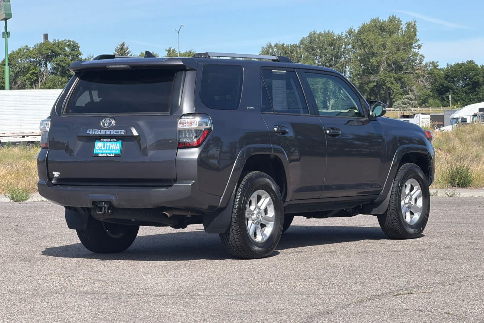 Used 2023 Toyota 4Runner SR5 Premium w/ Moonroof Package AWD/4WD image 2