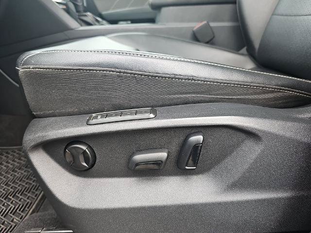 Used 2022 Volkswagen Atlas SEL R-Line AWD/4WD image 29