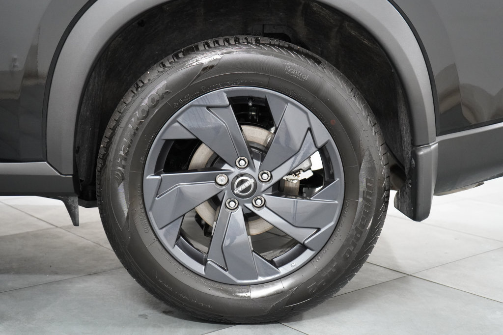 Used 2026 Nissan Rogue SV w/ Cold Weather Package AWD/4WD image 34