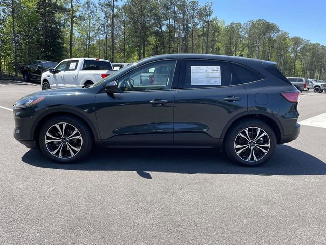 Certified 2022 Ford Escape SE w/ SE Sport Appearance Package image 2